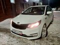 2017 Kia Rio III Рестайлинг, белый, 970000 рублей - вид 3
