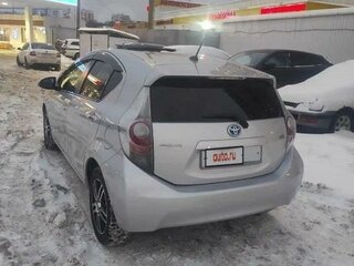 2013 Toyota Aqua I, серый, 960000 рублей, вид 4
