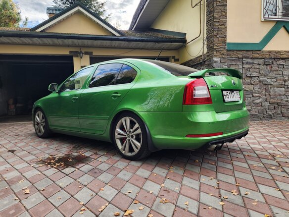 2012 Skoda Octavia RS II Рестайлинг, зелёный, 1770000 рублей - вид 11