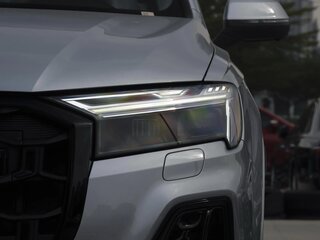 2025 Audi Q7 55 TFSI II (4M) Рестайлинг 2, серебристый, 13026000 рублей, вид 3