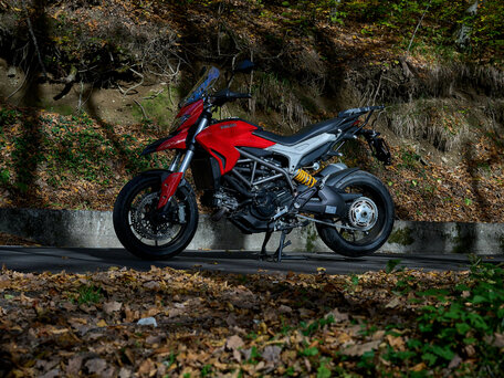 2015 Ducati Hyperstrada, красный, 766000 рублей, вид 2