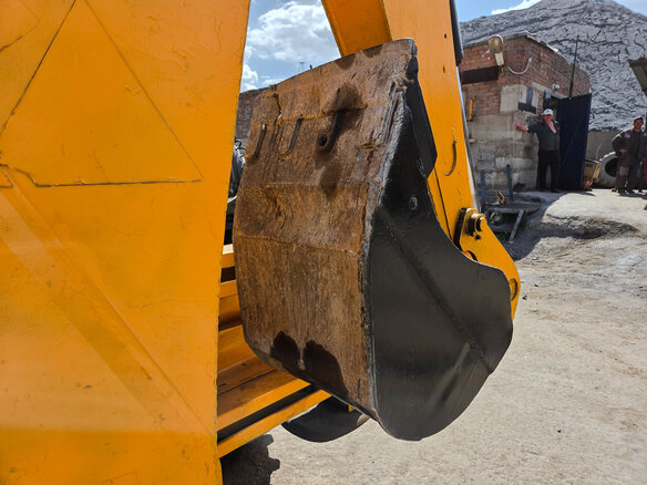 2010 JCB 3CX, жёлтый, 3250000 рублей - вид 19