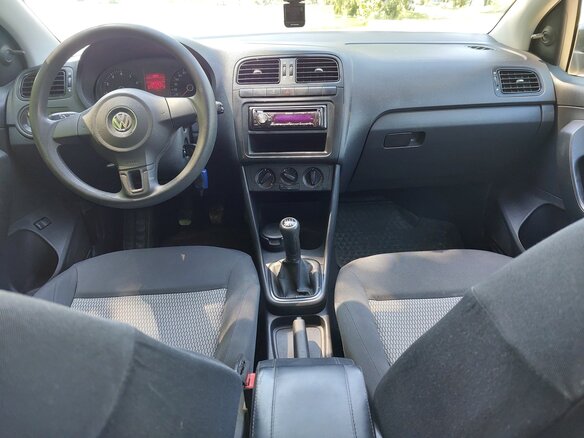 2011 Volkswagen Polo V, белый, 830000 рублей - вид 9