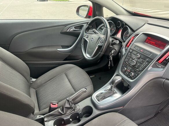 2012 Opel Astra GTC J Рестайлинг, красный, 877000 рублей - вид 13