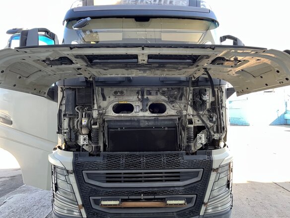 2015 Volvo FH, серый, 7250000 рублей - вид 24