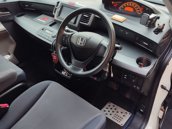 2008 Honda Freed I, белый, 1150000 рублей - вид 21