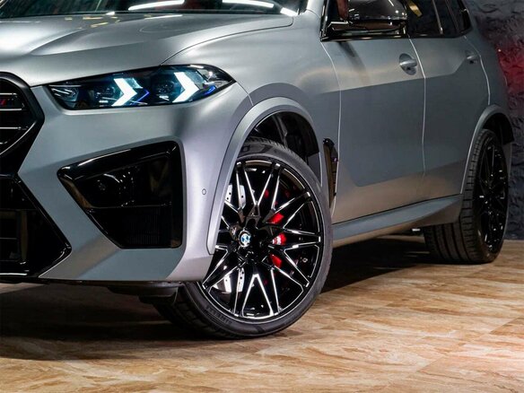 2026 BMW X5 M Competition III (F95) Рестайлинг, серый, 24490000 рублей - вид 4