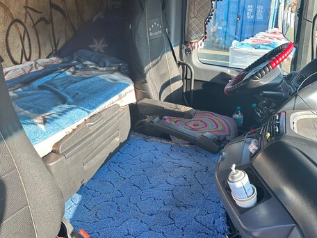 2011 Mercedes-Benz Actros, жёлтый, 2800000 рублей, вид 5