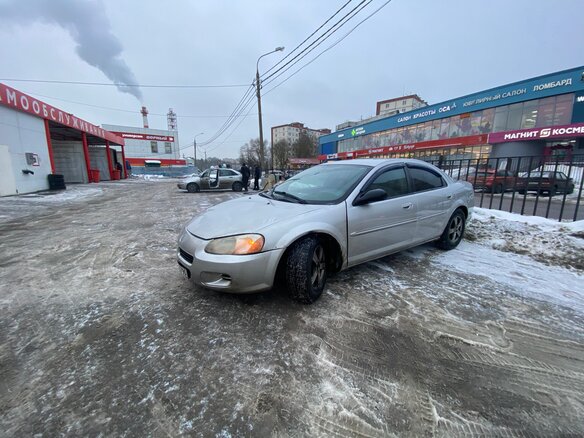 2001 Dodge Stratus II, серебристый, 285000 рублей - вид 2