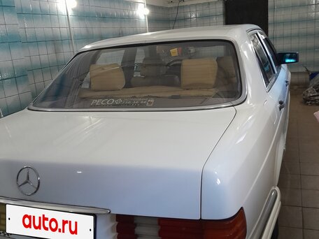 1983 Mercedes-Benz S-Класс 380 II (W126), белый, 1250000 рублей, вид 3