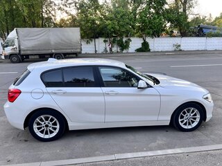 2017 BMW 1 серии 118i II (F20/F21) Рестайлинг 2, белый, 1650000 рублей, вид 4