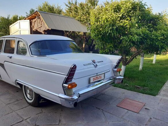 1961 ГАЗ 13 «Чайка», белый - вид 2