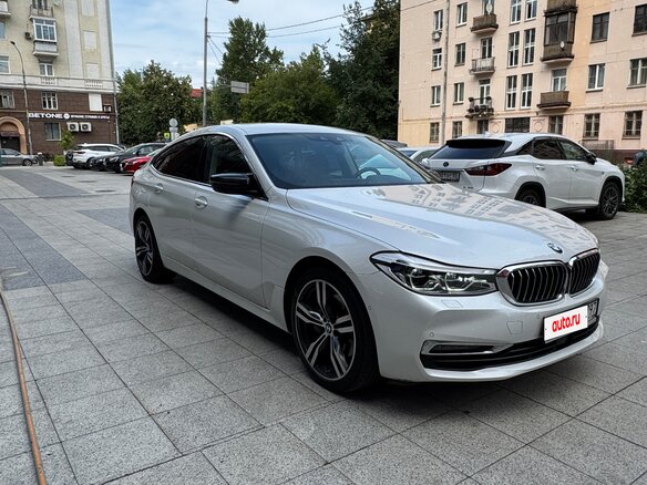 2019 BMW 6 серии Gran Turismo 640i IV (G32), белый, 3900000 рублей - вид 2