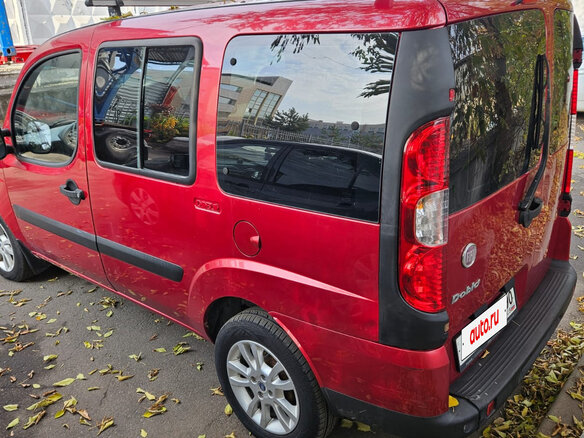 2011 Fiat Doblo I Рестайлинг, красный, 630000 рублей - вид 3