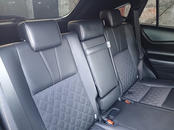 2019 Toyota Harrier III (XU60) Рестайлинг, чёрный, 3100000 рублей - вид 16