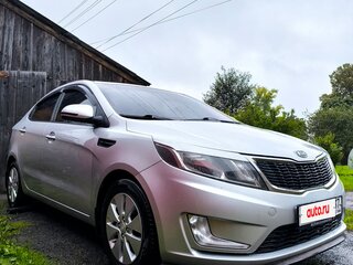 2012 Kia Rio 5-speed III, серебристый, 830000 рублей, вид 3