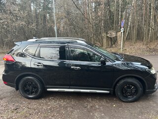 2018 Nissan X-Trail III Рестайлинг, чёрный, 1900000 рублей, вид 2