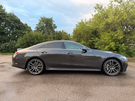 2022 Mercedes-Benz CLS AMG 53 AMG III (C257) Рестайлинг, серый, 7290000 рублей, вид 4