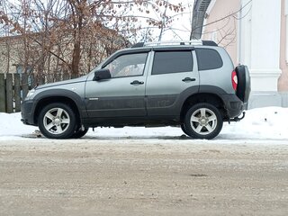 2012 Chevrolet Niva I Рестайлинг, серый, 530000 рублей, вид 3