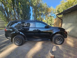2011 Mitsubishi Pajero Sport II, чёрный, 2000000 рублей, вид 4
