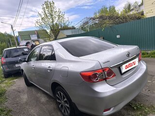 2010 Toyota Corolla X (E140, E150) Рестайлинг, серебристый, 850000 рублей, вид 3