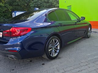2019 BMW 5 серии 520d xDrive VII (G30/G31/G38), синий, 4000000 рублей, вид 3