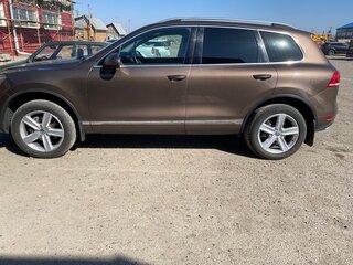 2012 Volkswagen Touareg II, коричневый, 1700000 рублей, вид 3