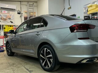 2021 Volkswagen Polo VI, серый, 1900000 рублей, вид 2