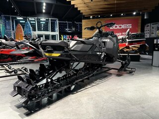 2025 BRP Ski-Doo Summit 850, чёрный, 2990000 рублей, вид 4