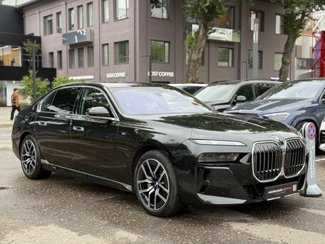 2025 BMW 7 серии 740i xDrive VII (G70), чёрный, 11390000 рублей, вид 1