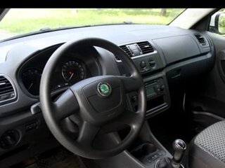 2011 Skoda Fabia II Рестайлинг, белый, 400000 рублей, вид 3