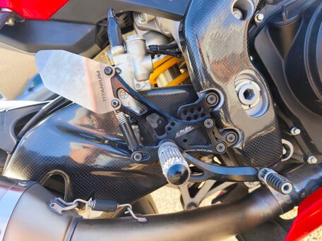 2014 Aprilia RSV4, красный, 1250000 рублей, вид 5