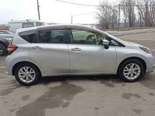 2016 Nissan Note II Рестайлинг, серебристый, 1050000 рублей, вид 2