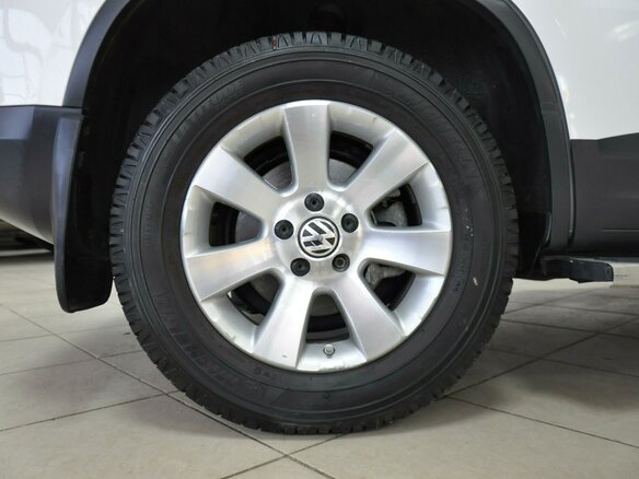 2012 Volkswagen Tiguan I Рестайлинг, белый, 1150000 рублей - вид 5