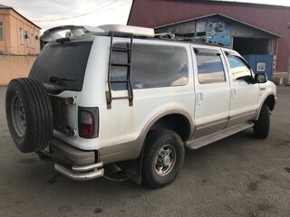 2001 Ford Excursion, белый, 1650000 рублей, вид 3