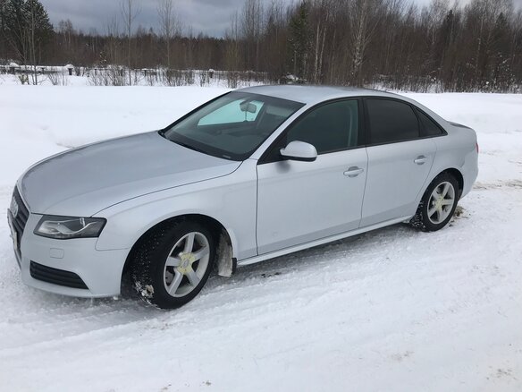 2010 Audi A4 IV (B8), серебристый, 1100000 рублей