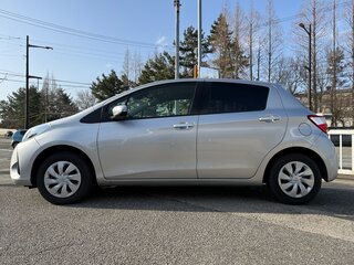 2020 Toyota Vitz III (XP130) Рестайлинг 2, серебристый, 670010 рублей, вид 3
