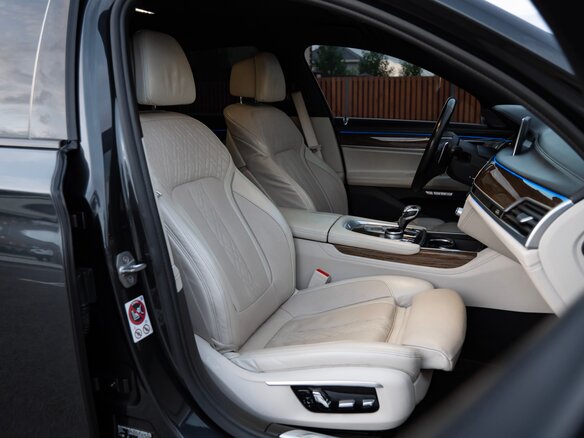 2016 BMW 7 серии 740d xDrive VI (G11/G12), серый, 4500000 рублей - вид 34