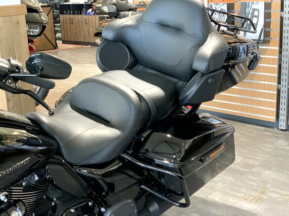 2023 Harley-Davidson Road Glide Limited, чёрный, 3990000 рублей - вид 6