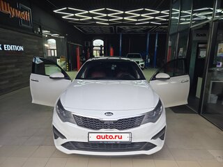 2019 Kia Optima IV Рестайлинг, белый, 1800000 рублей, вид 3