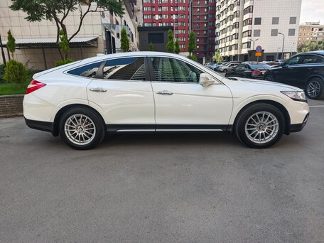 2014 Honda Crosstour I Рестайлинг, белый, 1600000 рублей, вид 4