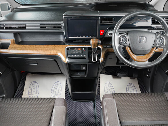 2020 Honda Stepwgn V Рестайлинг, белый, 2559000 рублей - вид 11