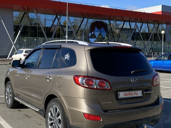 2010 Hyundai Santa Fe II Рестайлинг, коричневый, 1700000 рублей - вид 5
