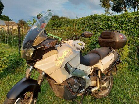 2002 Aprilia ETV 1000 Caponord, белый, 460000 рублей, вид 4