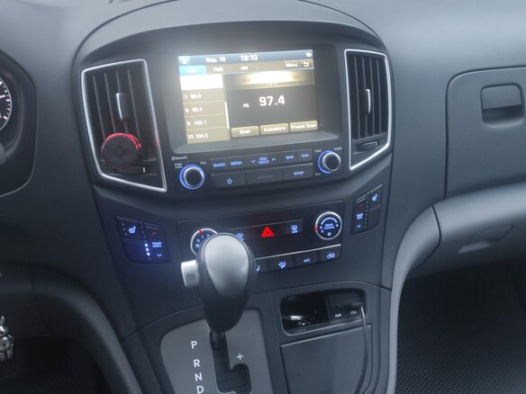 2019 Hyundai Grand Starex I Рестайлинг 2, серый, 4100000 рублей - вид 4