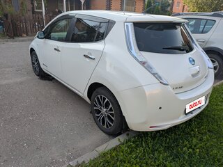 2013 Nissan Leaf (EM57) I (ZE0/AZE0), белый, 1170000 рублей, вид 3
