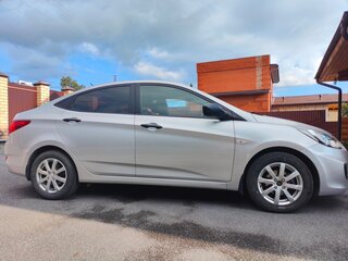 2014 Hyundai Solaris I, серебристый, 850000 рублей, вид 5