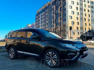 2019 Mitsubishi Outlander III Рестайлинг 3, коричневый, 2680000 рублей, вид 4