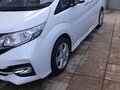 2017 Honda Stepwgn Spada V Рестайлинг, белый, 2130000 рублей - вид 3