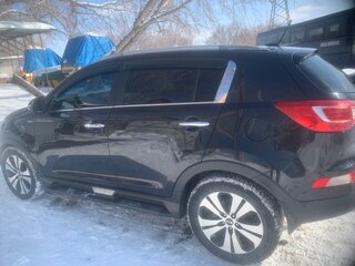 2011 Kia Sportage III, чёрный, 1700000 рублей, вид 3
